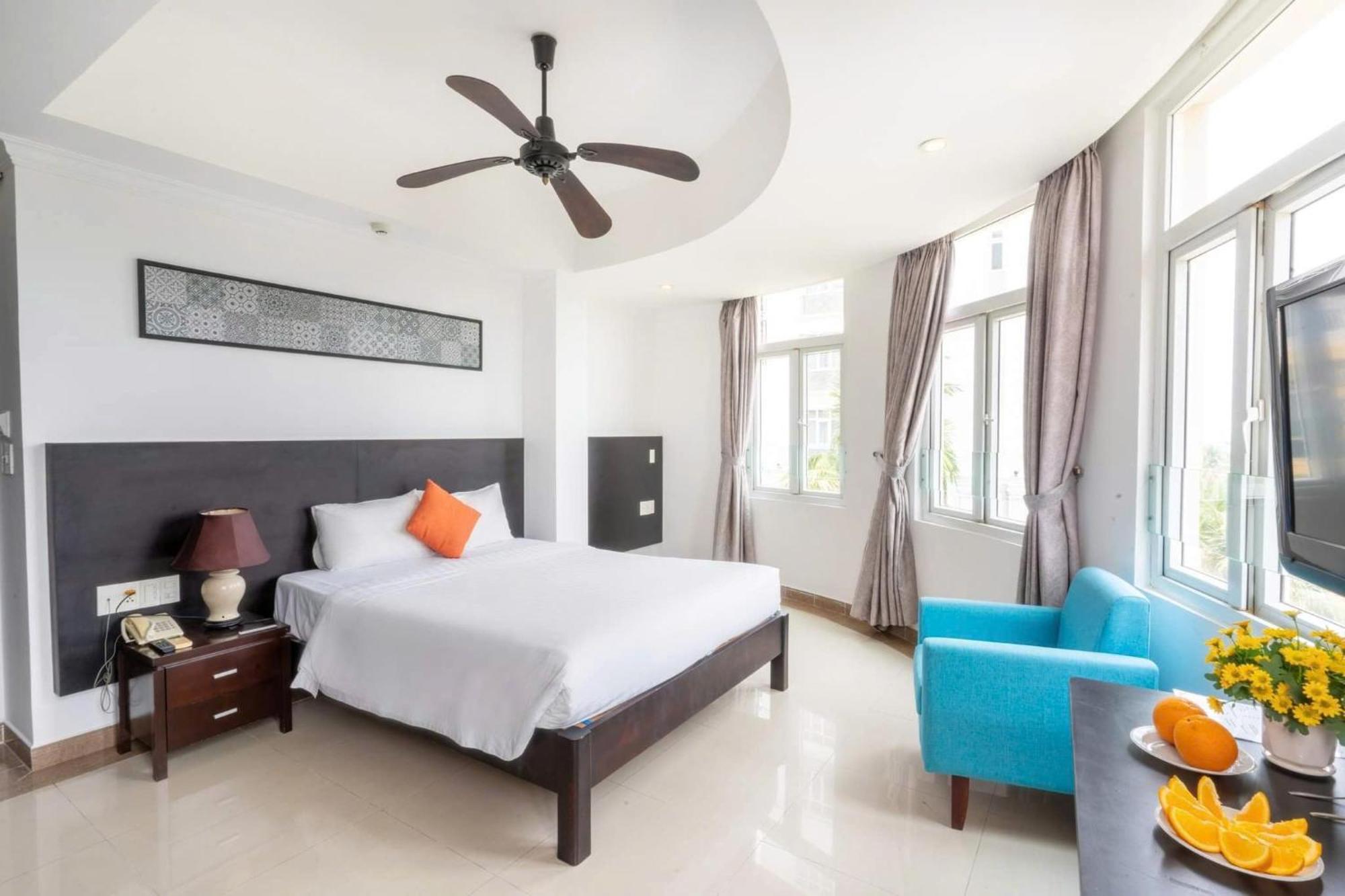 Queen Palace Hotel Da Nang Buitenkant foto